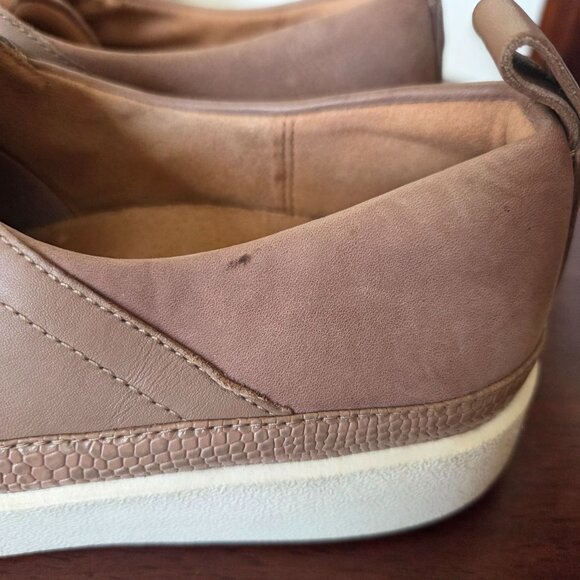 Vionic Womens Size 8 Zinah Blush Tan Slip-On Sneakers Leather Suede Upper Casual - Picture 3 of 10